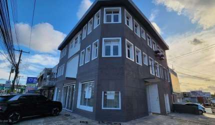 Prédio Comercial com 7 salas disponíveis para locação na Av. Fernandes Lima - 551m²