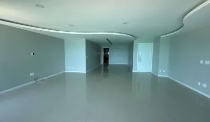 Apartamento de Alto Padrão Disponível para Locação no Bairro de Guaxuma com 4 suítes - 239m²