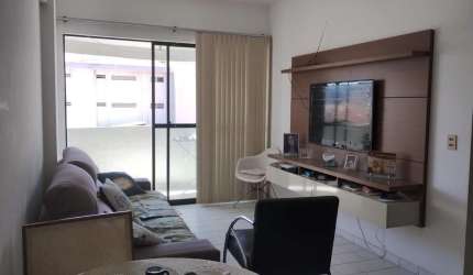 Apartamento com 2 quartos sendo um 1 suíte localizado no bairro da Ponta Verde
