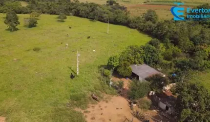 Essa linda propriedade pode ser sua! Sitio com 7 alqueires próximo a Araguari-MG;