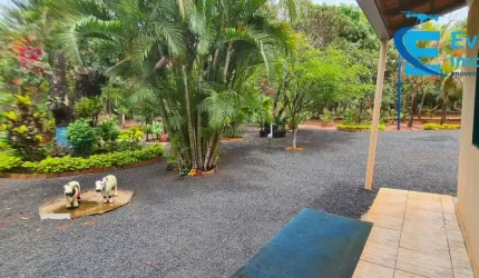 Relaxe junto à Natureza! Chácara no condomínio Eldorado com 5.000 m² distando 16 km de Uberlândia MG;
