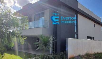 Casa em 2 pavimentos, alto padrão, 285m², em terreno de 371m², no Tamboré Uberlândia.
