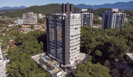Amplo apartamento no Atiradores com 4 suítes e 4 vagas de garagem