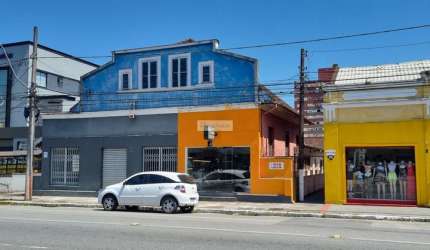 Imóvel comercial em plena avenida Getúlio Vargas com 2 casas e 5 salas comerciais