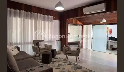 Casa com 3 Quartos e 2 banheiros à Venda, 148 m² por R$ 970.000