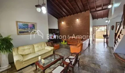 Sobrado com 271 m² e 5 Quartos