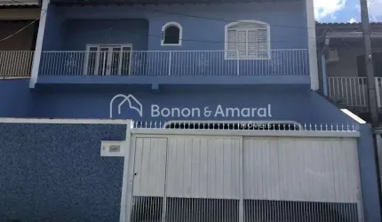 Sobrado com 3 Quartos e 4 banheiros à Venda, 239 m² por R$ 560.000,00