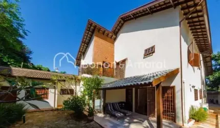 Sobrado com 5 quartos e 8 banheiros à venda, com elevador, 464m² de construção