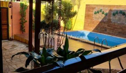 Vende-se: Charmosa Casa de Madeira no Jardim Ipê - Paulínia/SP