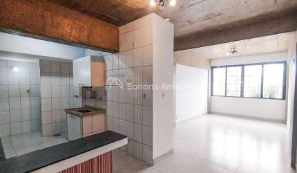 Loft Estiloso com Design Industrial no Coração da Cidade