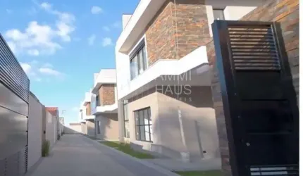 Sobrado em Boqueirão  -  Curitiba