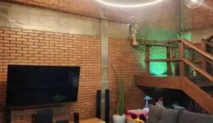 Sobrado com grande área verde a venda no Planalto Paulista, 3 dormitórios, suite, 4 vagas.