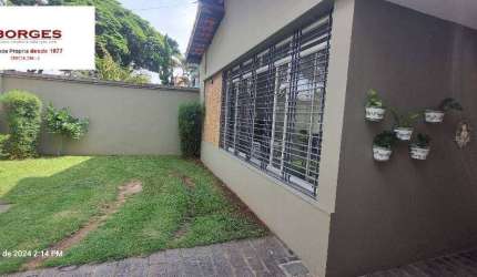 CASA TÉRREA 3 DORMITÓRIOS  (1 SUÍTE) - 5 VAGAS  LOCAÇÃO/VENDA NO BROOKLIN.