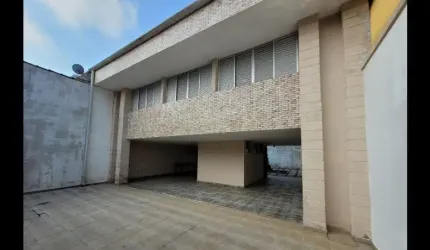 Sobrado  com 3 quartos e 3 vagas