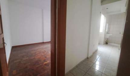 Apartamento Centro Curitiba 2 quartos com sacada cozinha ampla face norte