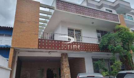 Casa com 3 dormitórios à venda, 339 m² por R$ 650.000,00 - Brasilândia - São Gonçalo/RJ