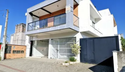 Sobrado para Venda em Balneário Piçarras, Itacolomi, 3 dormitórios, 1 suíte, 3 banheiros, 2 vagas