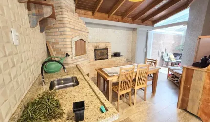 Casa em condomínio fechado com 2 quartos à venda na Rua Elvis Presley, 103, Santa Felicidade, Curitiba por R$ 795.000