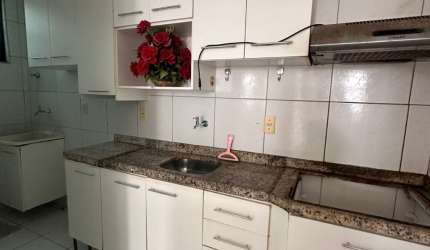 Imóvel para venda possui 65 metros quadrados com 3 quartos em Maraponga - Fortaleza - CE
