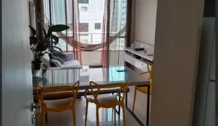 VENDE- SE FLAT COM 02 QUARTOS NA BEIRA MAR!!!