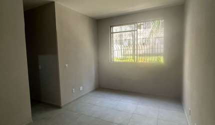 VENDE- SE APTO COM 03 QUARTOS NA MARAPONGA