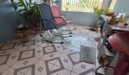 Casa com 3 quartos à venda na Rua Pará, 974, Pan Americano, Fortaleza, 80 m2 por R$ 140.000