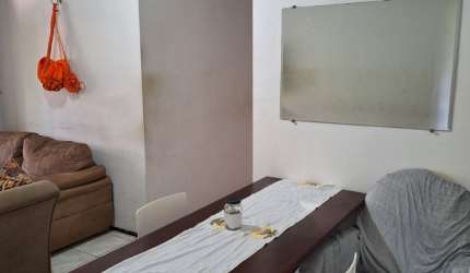 VENDE- SE APTO COM 02 QUARTOS NA PARANGABA