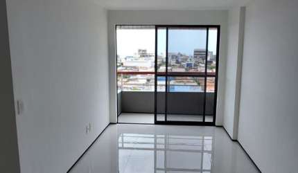 ALUGA- SE APTO COM 03 QUARTOS NO CENTRO!!!