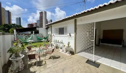 Casa vender no Brisamar 03 Quartos sendo 01 Suíte