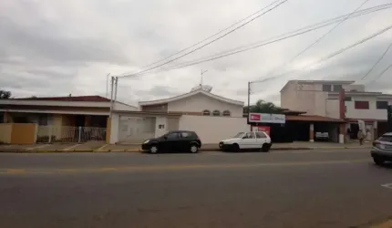 Casa com 3 dormitórios à venda, 400 m² por R$ 1.850.000 - São Lázaro - São João da Boa Vista/SP
