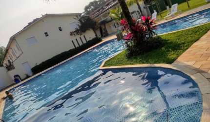 Casa juquehy ótima localização  100 metros centro 380 metros praia com