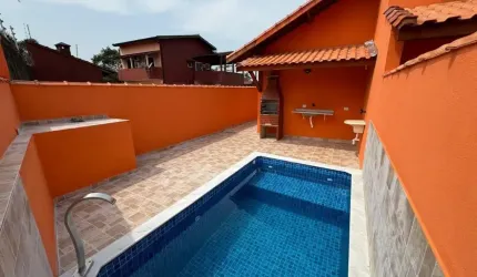 Casa com piscina lado praia Apenas 239mil à vista