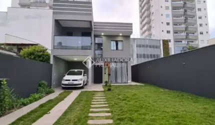 Casa com 4 quartos à venda na JACO MOLLERI,, 34, Centro, Itajaí, 195 m2 por R$ 1.499.000
