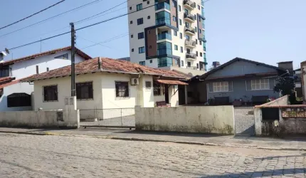 Terreno à venda na JOAO MEDEIROS, 56, Centro, Balneário Piçarras, 100 m2 por R$ 3.000.000