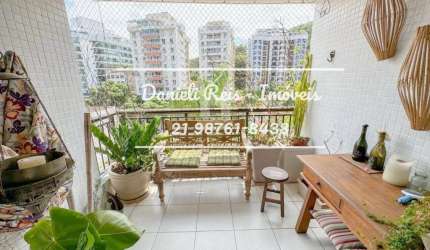 Apartamento de 3 qts, suíte, varanda, dependência e vaga.