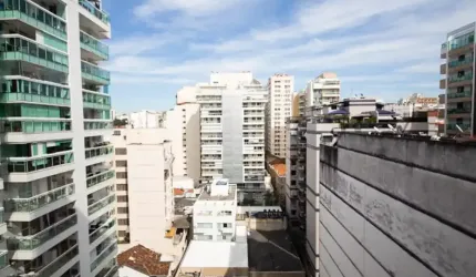 Apartamento de 2 quartos, 1 suíte e 2 vagas.