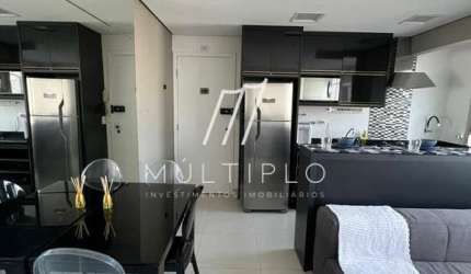 Apartamento totalmente mobiliado em andar alto na Rua Frei Caneca para locação