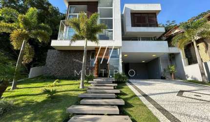 Linda casa a venda com. 3 suítes no condominio Mosaico