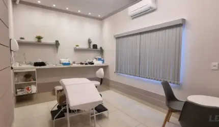 Alugo sala comercial área da saúde no bairro Araés em