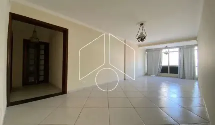 Apartamento grande localizado no centro de Marília.