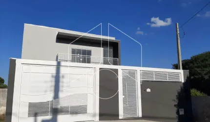 Casa moderna e espaçosa com 2 andares