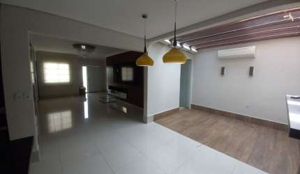 LINDO SOBRADO A VENDA  CONDOMINIO MONTSERRAT