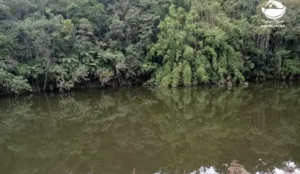 LINDA FAZENDA COM LAGOS E NASCENTES EM SJC