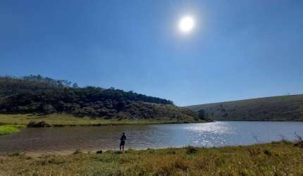FAZENDA LINDÍSSIMA EM LORENA COM CASAS, REPRESAS E NASCENTES