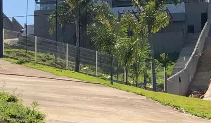 MARAVILHOSA CHÁCARA DE  ALTO PADRÃO EM FRENTE A REPRESA EM IGARATÁ/SP