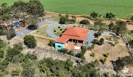 LINDA FAZENDA  EM DOVERLÂNDIA/GO