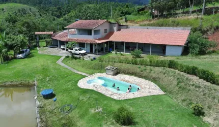 LINDO SÍTIO COM CASA INCRÍVEL EM SÃO JOSÉ DOS CAMPOS/SP