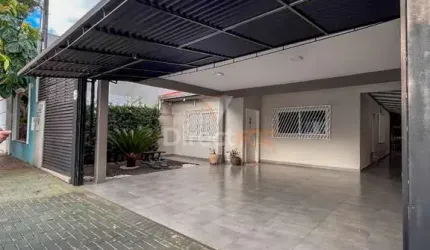 Casa com 3 quartos para alugar na Paris, 917, Jardim Alice I, Foz do Iguaçu por R$ 4.000
