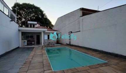 Casa Térrea com 2 dorms, 1 suíte, 2 vagas, 313m2 no Pq. Maria Domitila