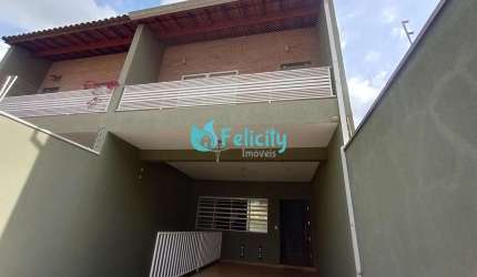 Sobrado com 4 suítes, 3 vagas, 240m2 na Vila Albertina